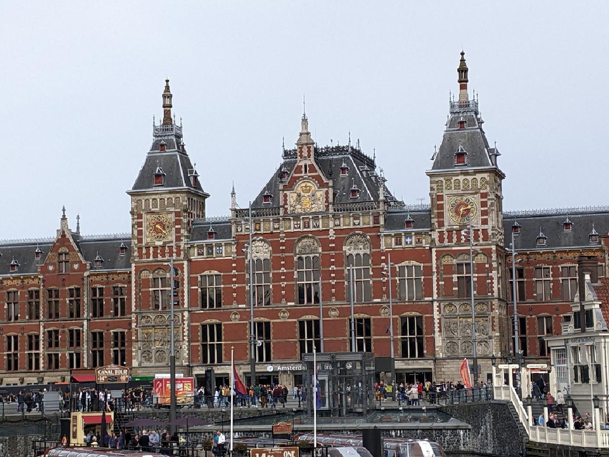 2024-04-amsterdam/main.jpg